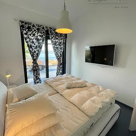 The Cube Apartment *